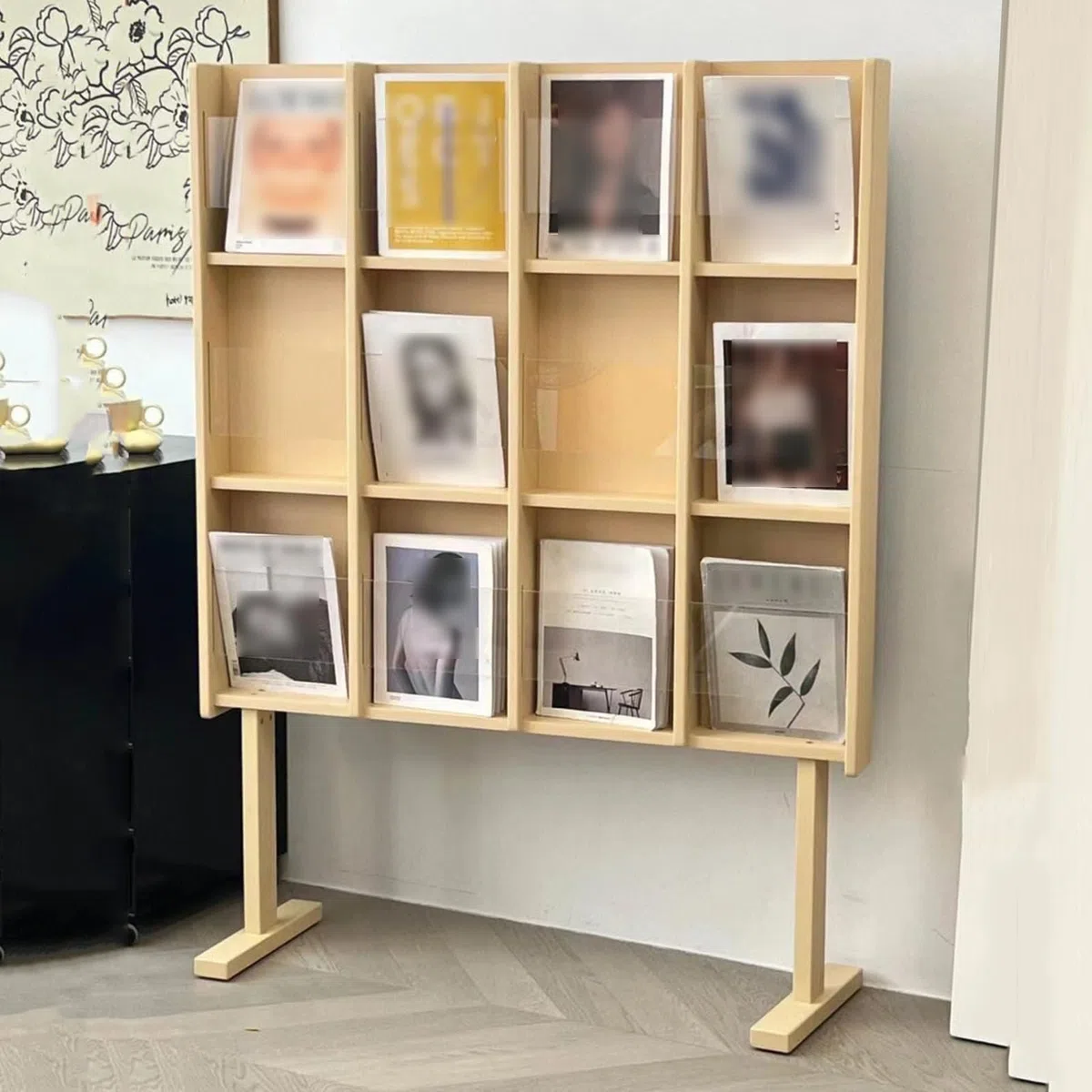 Klassischer Zeitungsständer mit 4 Ebenen, Prospektständer aus Holz, bodenstehender Zeitschriftenständer, Prospekthalter-Bücherregal für Büros, Einkaufszentren